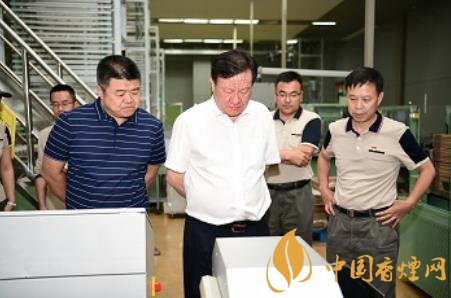 紅云紅河集團(tuán)黨委副書(shū)記總經(jīng)理?xiàng)铎衔牡叫陆頍煆S(chǎng)